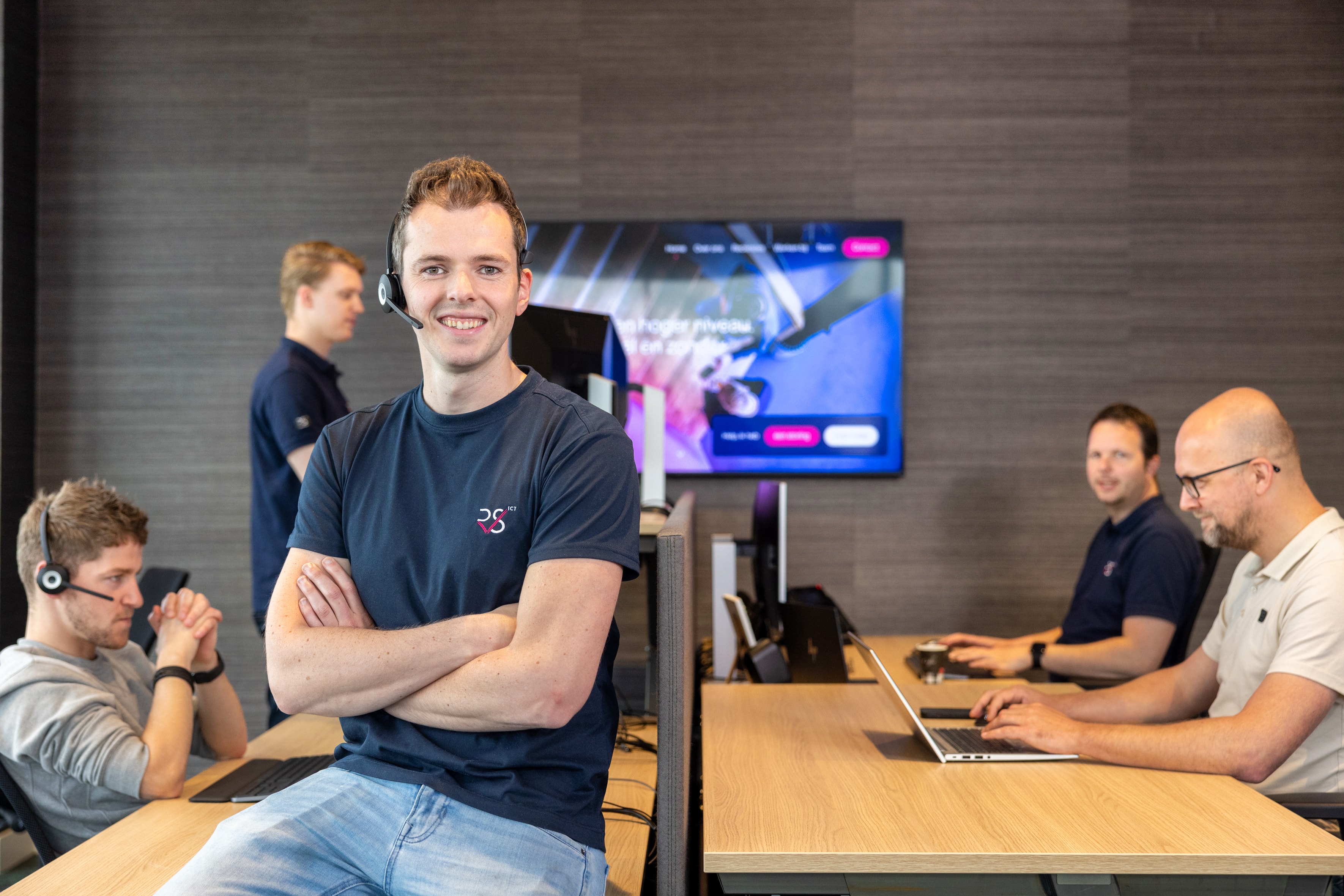 Portret van een medewerker klantenservice van RVS ICT